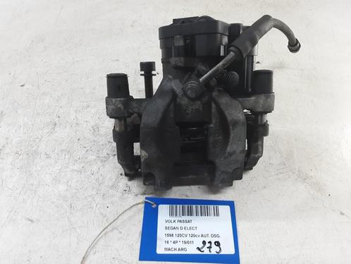 REMKLAUW LINKS ACHTER Volkswagen Passat (3G2) (01-2014/-), Auto-onderdelen, Remmen en Aandrijving, Volkswagen, Gebruikt