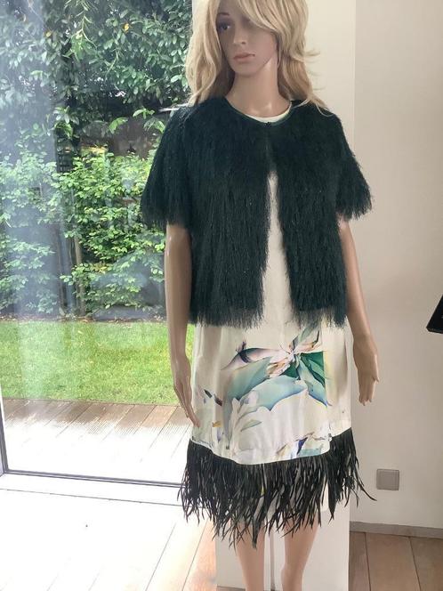 Cocktailkleed en bijpassende vest, Kleding | Dames, Jurken, Zo goed als nieuw, Maat 38/40 (M), Overige kleuren, Knielengte, Ophalen of Verzenden