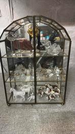 Glazen vitrine kastje met beeldjes, Antiek en Kunst, Ophalen