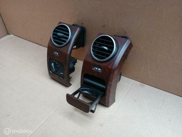 Hout Hoekstuk Bekerhouder Discovery 3 III L319 Paneel beschikbaar voor biedingen