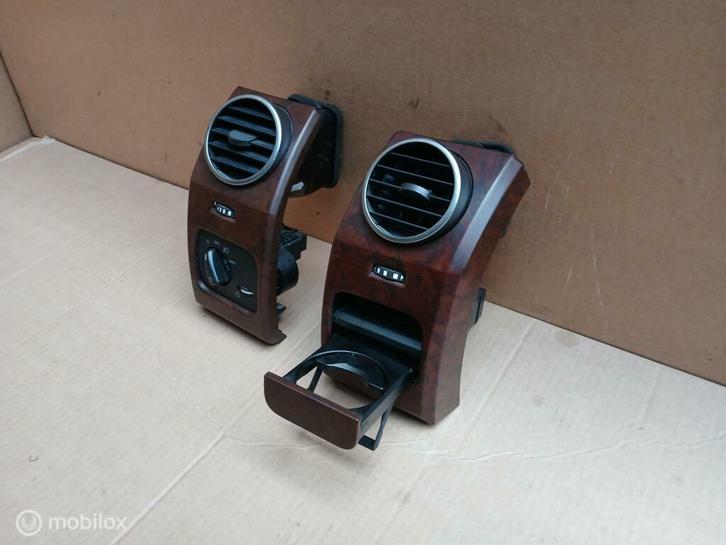 Hout Hoekstuk Bekerhouder Discovery 3 III L319 Paneel, Auto-onderdelen, Dashboard en Schakelaars, Land Rover, Gebruikt, Ophalen of Verzenden