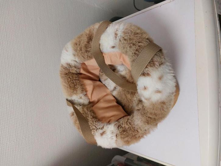 PANIER POUR  PETITS CHIENS BEIGE/ BLANC  ... OCCASION, Dieren en Toebehoren, Honden-accessoires, Ophalen