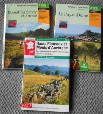 Lot de 3 topoguides Massif Central - Auvergne beschikbaar voor biedingen