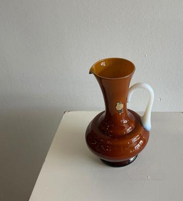 Vaasje in OPALINE beschikbaar voor biedingen