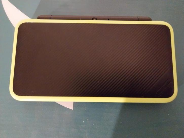 Ik verkoop mijn nintendo 2ds xl, Games en Spelcomputers, Spelcomputers | Nintendo 2DS en 3DS, Gebruikt, 2DS XL, Overige kleuren