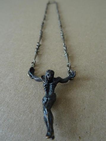 Zilveren ketting met zilveren Corpus Christi 24cm vintage beschikbaar voor biedingen