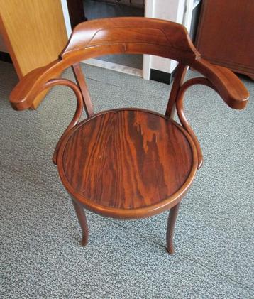 stoel ( Thonet )  beschikbaar voor biedingen
