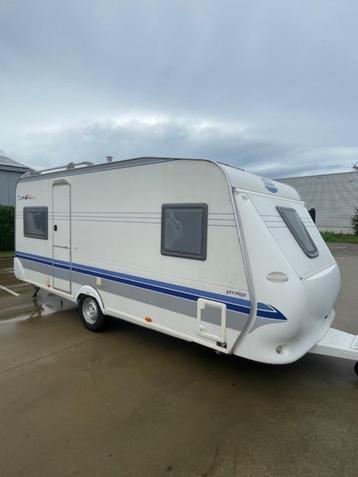 Hobby 495 UFE Prestige met voortent  disponible aux enchères