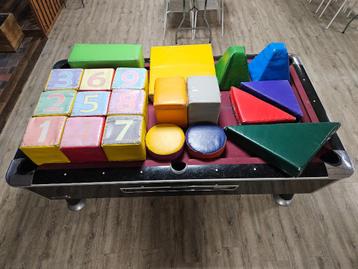 Cubes et figures en soft pour psychomotricité 