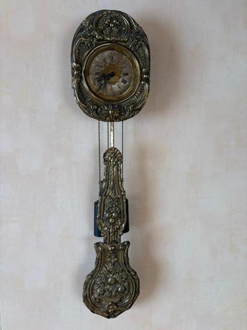 Wandklok vintage. beschikbaar voor biedingen