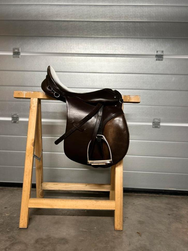 Selle à vendre neuf, Dieren en Toebehoren, Paarden en Pony's | Zadels, Zo goed als nieuw, Ophalen
