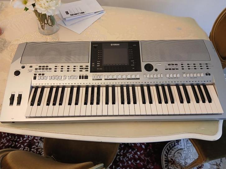 Yamaha psr s900, Muziek en Instrumenten, Keyboards, Zo goed als nieuw, 61 toetsen, Yamaha, Ophalen