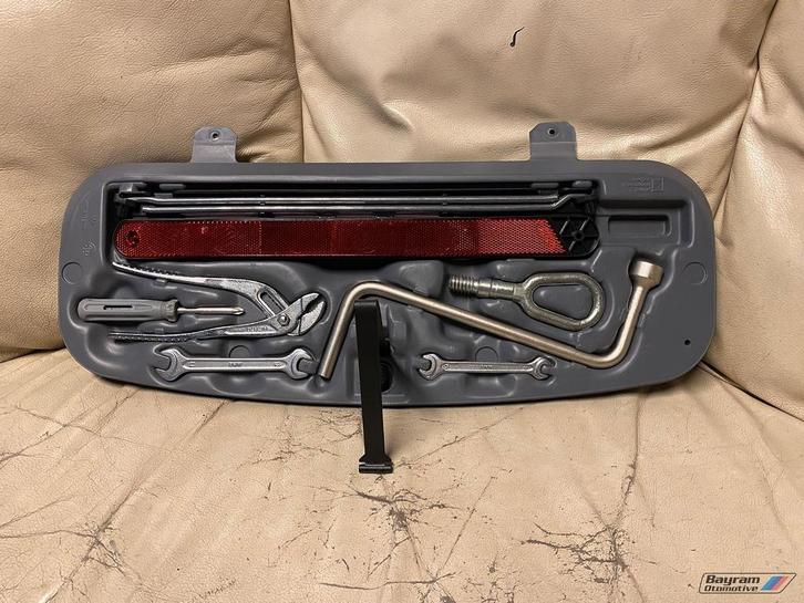 Bmw E46 cabrio gereedschap set M3 onboard 3-serie toolkit, Auto-onderdelen, Interieur en Bekleding, BMW, Gebruikt, Ophalen of Verzenden