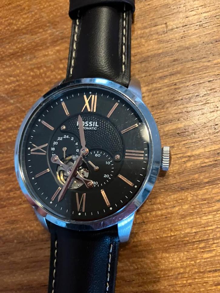 Montre Fossil automatique, Bijoux, Sacs & Beauté, Montres | Hommes, Comme neuf, Montre-bracelet, Autres marques, Cuir, Enlèvement