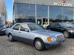 Mercedes 200 // 1992 // Diesel // 281.000 km, 4 deurs, Stof, Blauw, Bedrijf