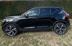 VOLVO XC40 T5 AWD GEARTRONIC R-DESIGN., Auto's, Automaat, 2220 kg, Emergency brake assist, Zwart