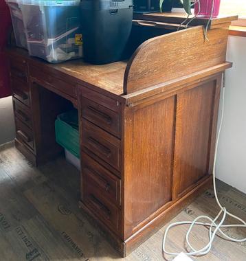 1 bureau/secrétaire à volet (à restaurer) + 1 chaise