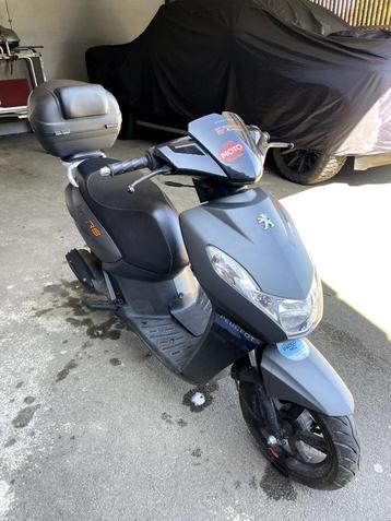 Scooter Peugeot  🛵  beschikbaar voor biedingen