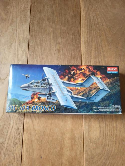 ACADEMY OV-10A Bronco 1/72, Hobby en Vrije tijd, Modelbouw | Vliegtuigen en Helikopters, Zo goed als nieuw, Vliegtuig, 1:72 tot 1:144