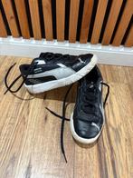 Chaussure Puma mercedes impeccable, Kinderen en Baby's, Kinderkleding | Schoenen en Sokken, Ophalen, Jongen of Meisje, Puma, Schoenen
