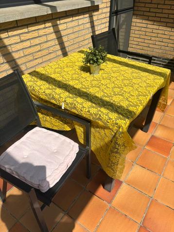 Tuintafel Vinci (glas) + 2 stoelen + 2 kussens - Goede staat beschikbaar voor biedingen