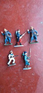 Anciennes figurines, Enlèvement