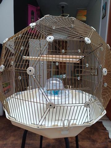 Cage à oiseaux GEO à vendre