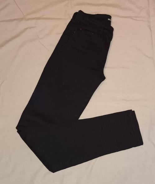 Jeans noir femme taille 36 pantalon, Vêtements | Femmes, Jeans, Comme neuf, W28 - W29 (confection 36), Noir, Enlèvement