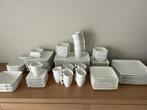 Young 88 delig Servies, Huis en Inrichting, Keuken | Servies, Ophalen, Zo goed als nieuw, Effen, Compleet servies