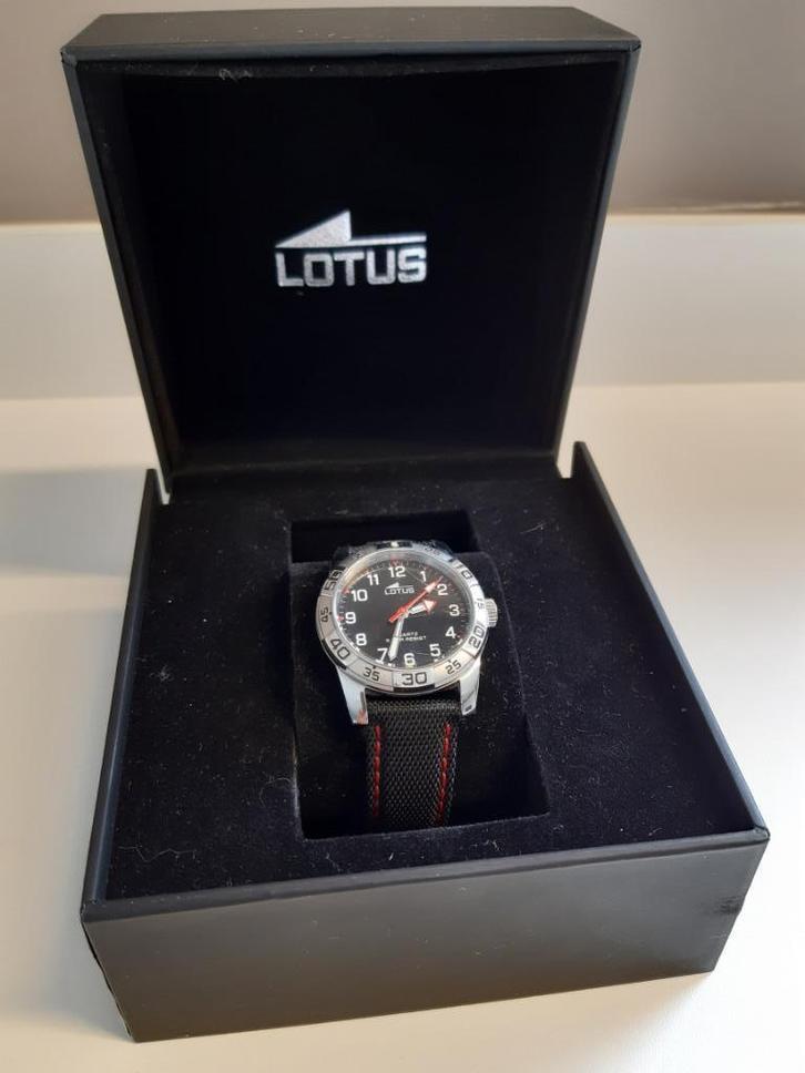montre garçon type "plongée" LOTUS, Handtassen en Accessoires, Horloges | Kinderen, Nieuw, Jongen, Zwart, Ophalen