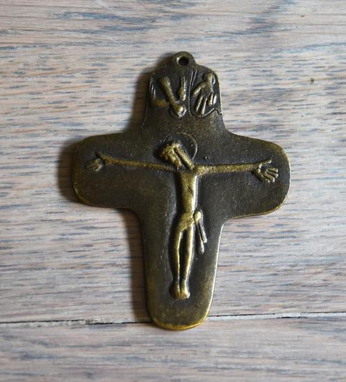 kruisje brons Duits, Verzamelen, Religie, Zo goed als nieuw, Christendom | Katholiek, Overige typen, Verzenden