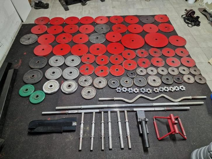 Set voor krachttraining, Sport en Fitness, Fitnessmaterialen, Gebruikt, Armen, Benen, Borst, Buik, Rug, Ophalen of Verzenden