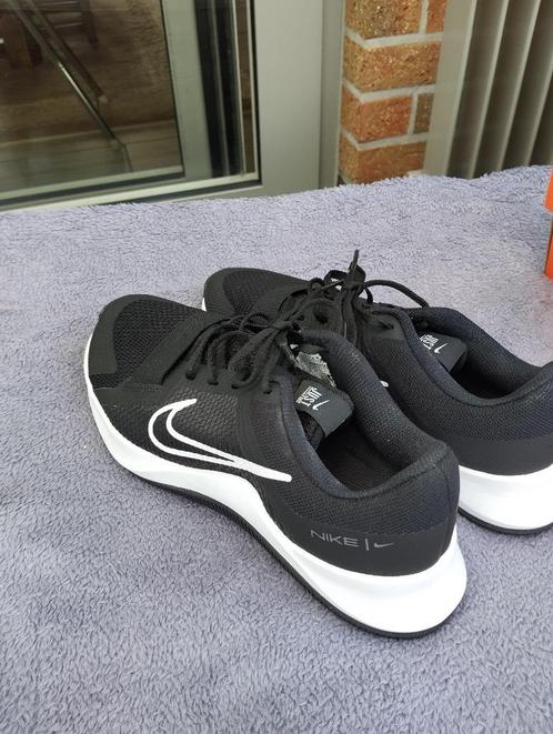 Splinternieuwe sportschoenen.   (Nike), Kleding | Dames, Sportkleding, Nieuw, Overige typen, Maat 38/40 (M), Zwart, Ophalen of Verzenden