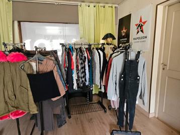 Kleding en schoenen  beschikbaar voor biedingen