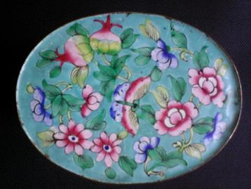 Geëmailleerde koperen juwelendoos uit Canton, eind 19e eeuw  beschikbaar voor biedingen