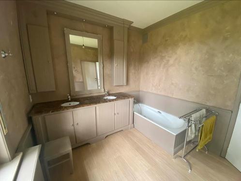 Badkamer landelijke stijl met bruin marmer, Huis en Inrichting, Badkamer | Badkamermeubels, Gebruikt, Wastafelkast, 200 cm of meer