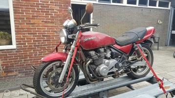 Kawasaki Z 550 Zephyr compleet maar in ONDERDELEN beschikbaar voor biedingen