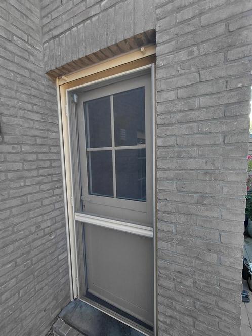 Raam, rolluik, achterdeur en vliegendeur, Doe-het-zelf en Bouw, Raamkozijnen en Schuifdeuren, Zo goed als nieuw, Aluminium, Ophalen