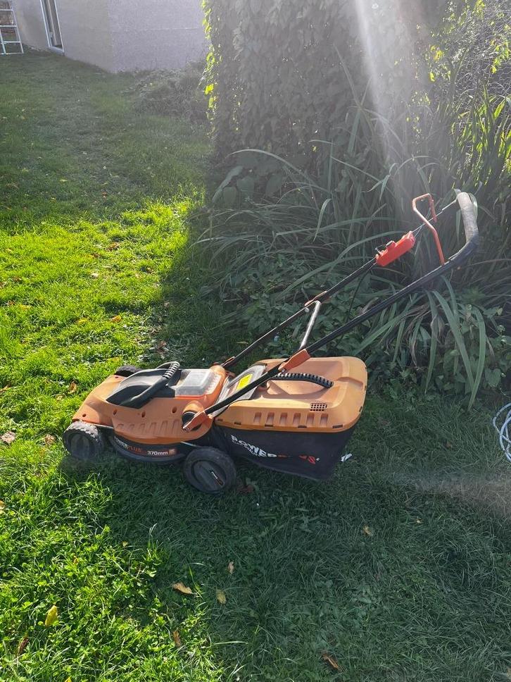 Tondeuse électrique sur batterie, Jardin & Terrasse, Tondeuses à gazon, Utilisé, Tondeuses à gazon sur batterie, 30 à 39 cm, Tondeuse rotative