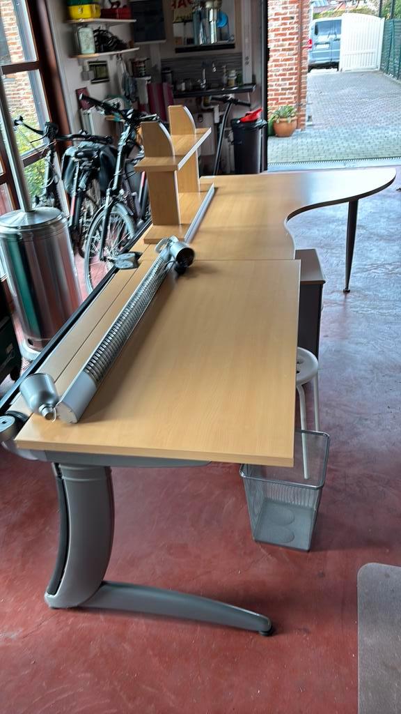 Grote stevige bureau in 2 delen, Huis en Inrichting, Bureaus, Bureau, Ophalen