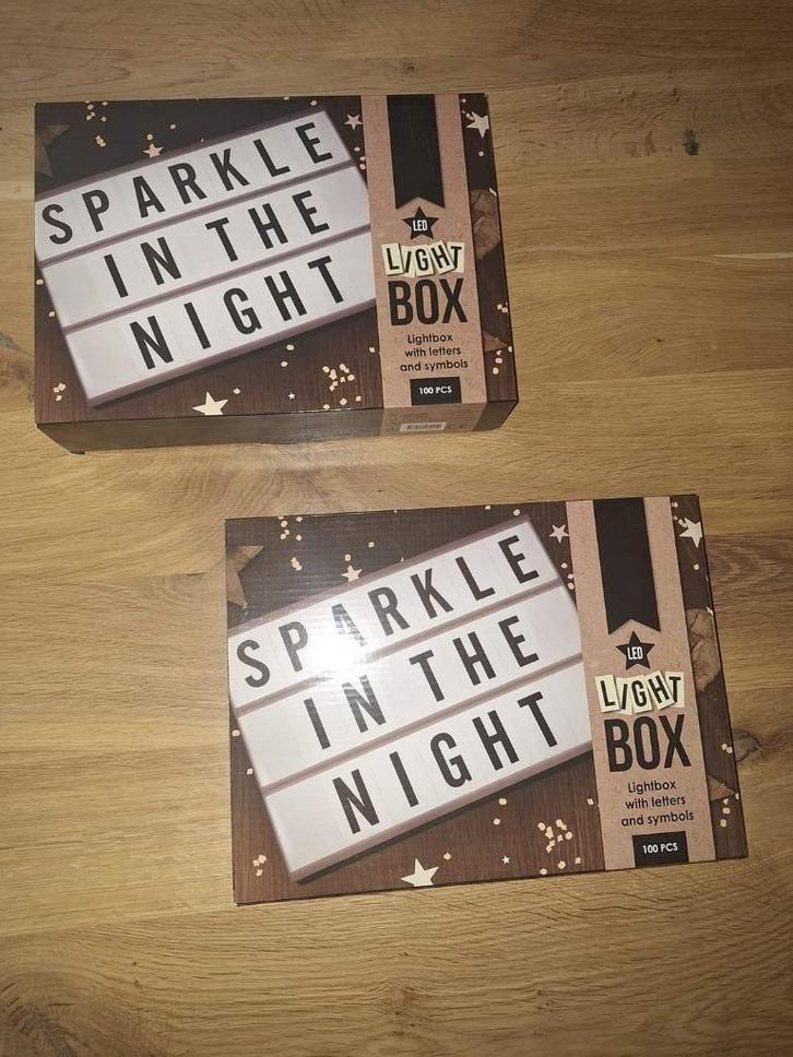 2 NIEUWE letterboxen met verlichting., Huis en Inrichting, Woonaccessoires | Tekstborden en Spreuken, Nieuw, Ophalen of Verzenden