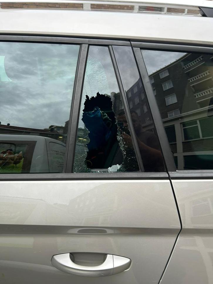 Gestolen cameratas bij autoinbraak in Rotterdam, Audio, Tv en Foto, Fotocamera's Digitaal, Zo goed als nieuw, Spiegelreflex, Canon