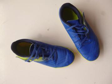 Chaussures de foot enfant (34) beschikbaar voor biedingen