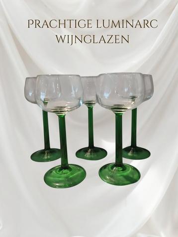 Vintage luminarc wijnglazen met groene voet  beschikbaar voor biedingen