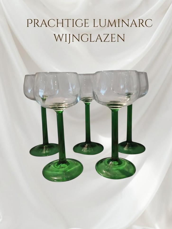 Vintage luminarc wijnglazen met groene voet, Verzamelen, Glas en Drinkglazen, Zo goed als nieuw, Ophalen of Verzenden