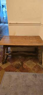 Petite table en bois massif, Ophalen, Zo goed als nieuw