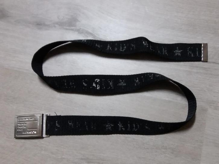 ceintuur zwart Kids Wear met  metalen klemgesp  83cm jongen, Kinderen en Baby's, Kinderkleding | Overige, Zo goed als nieuw, Jongen