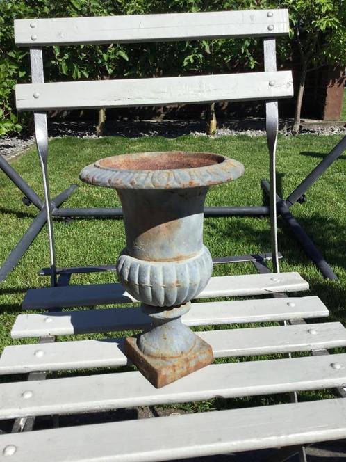 Antieke fonte (gietijzeren) bloempotjes., Tuin en Terras, Bloempotten, Gebruikt, Metaal, Binnen, Balkon, Tuin, Minder dan 40 cm