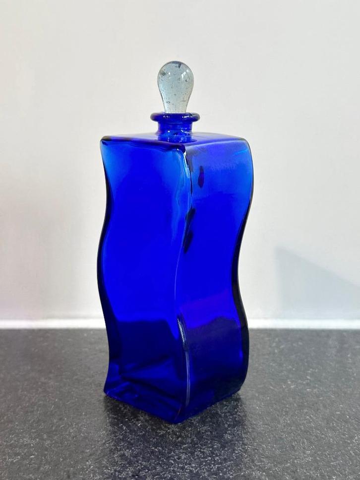 Petite bouteille soliflore verre bleu 1950, Antiek en Kunst, Antiek | Glaswerk en Kristal, Ophalen