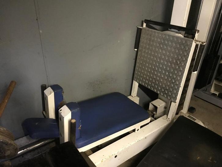 Zeldzame old school leg press met 205 kg gewichtstack, Sport en Fitness, Fitnessmaterialen, Benen, Ophalen